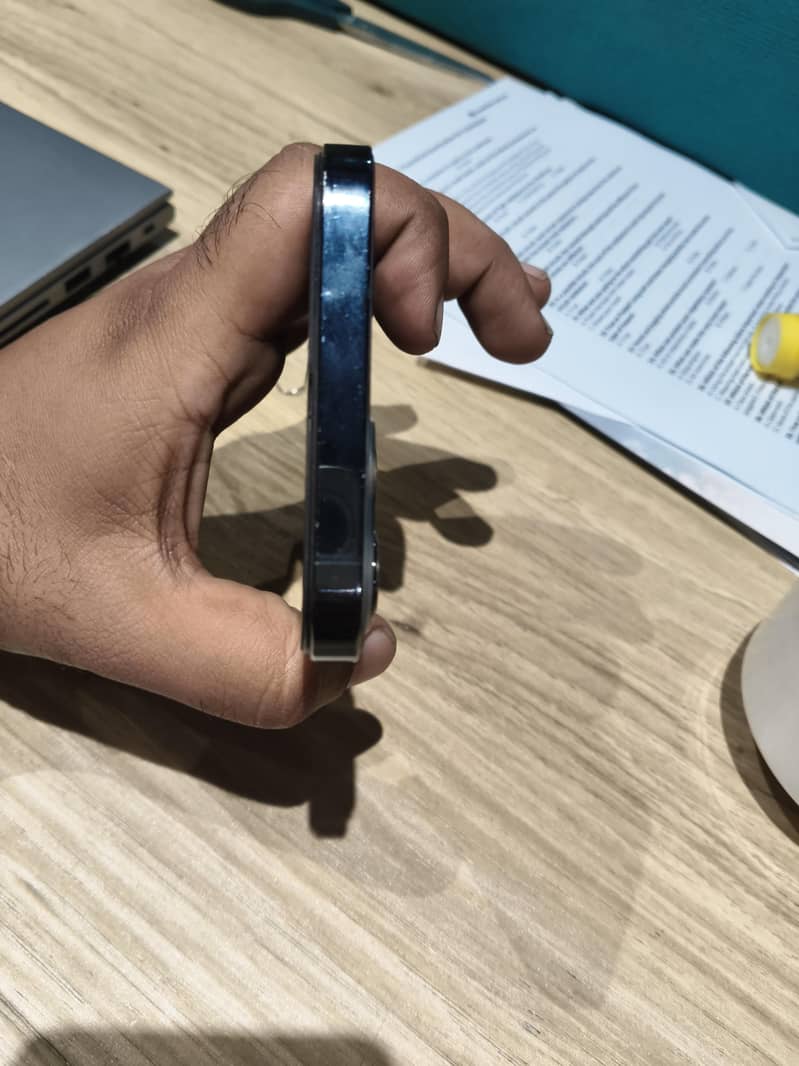 Apple iPhone 12 Pro Max 4