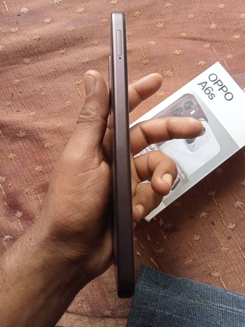 OPPO A6s 4