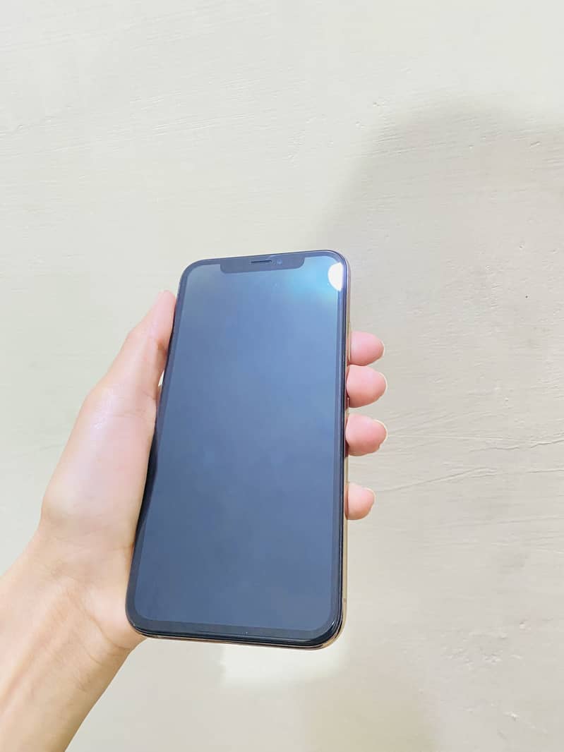 Apple iPhone XS 3
