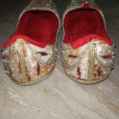 Hand made khusaa