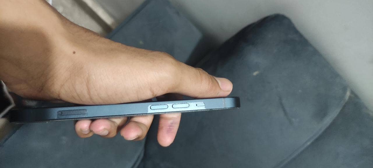 Apple iPhone 13 3