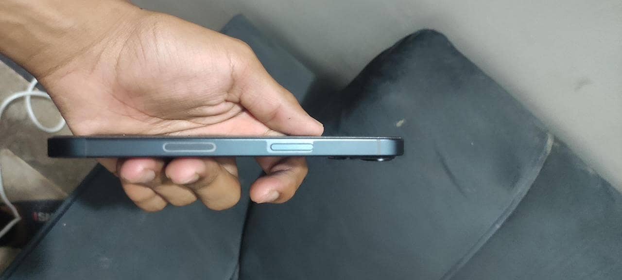 Apple iPhone 13 4