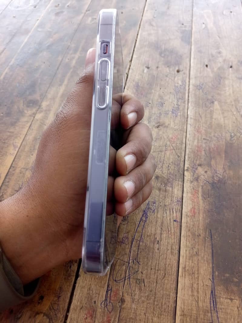 Apple iPhone 14 Pro 0