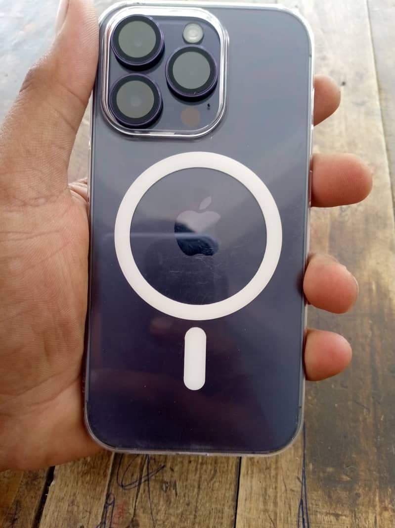 Apple iPhone 14 Pro 1