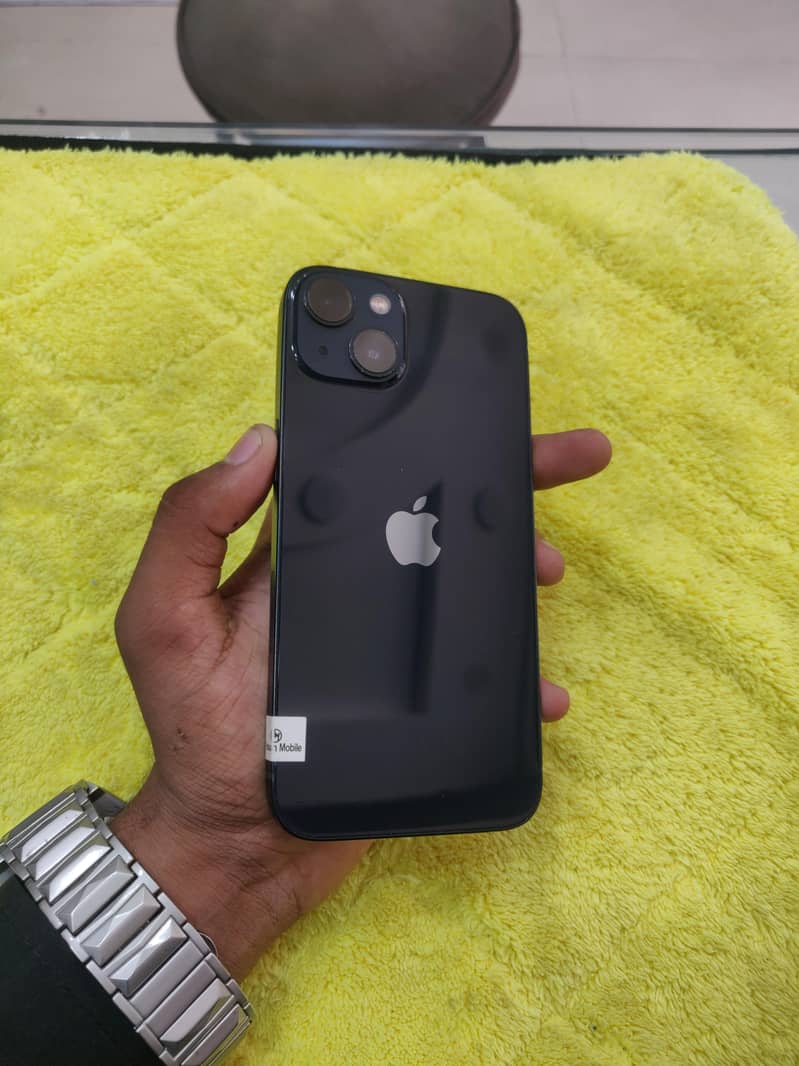 Apple iPhone 13 0
