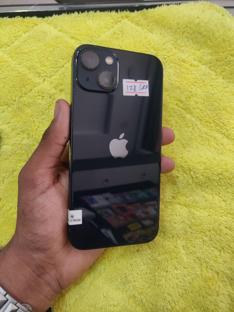 Apple iPhone 13 2
