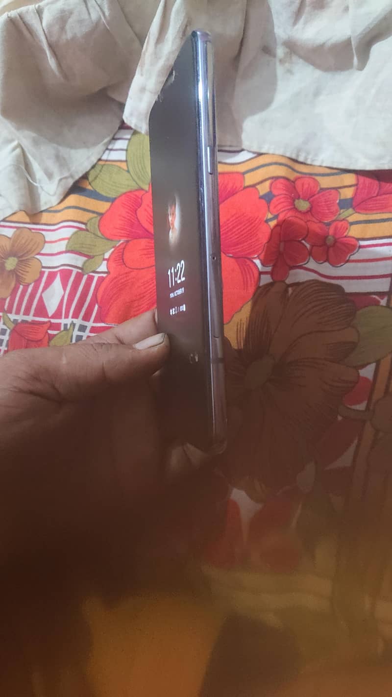 LG G8 ThinQ 4