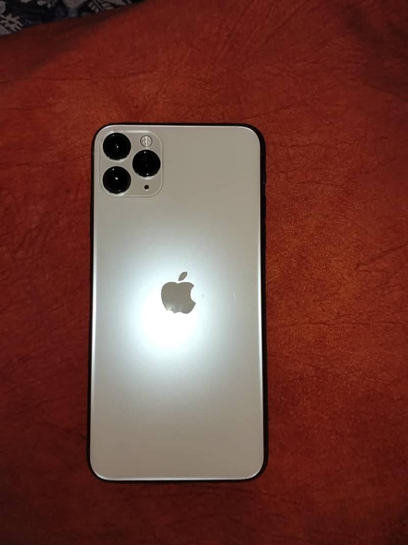 Apple iPhone 11 Pro Max 4