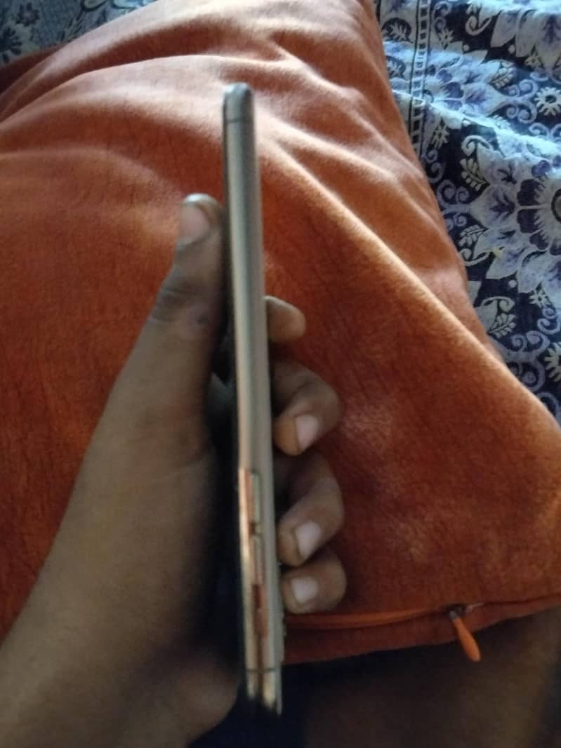 Apple iPhone 11 Pro Max 6