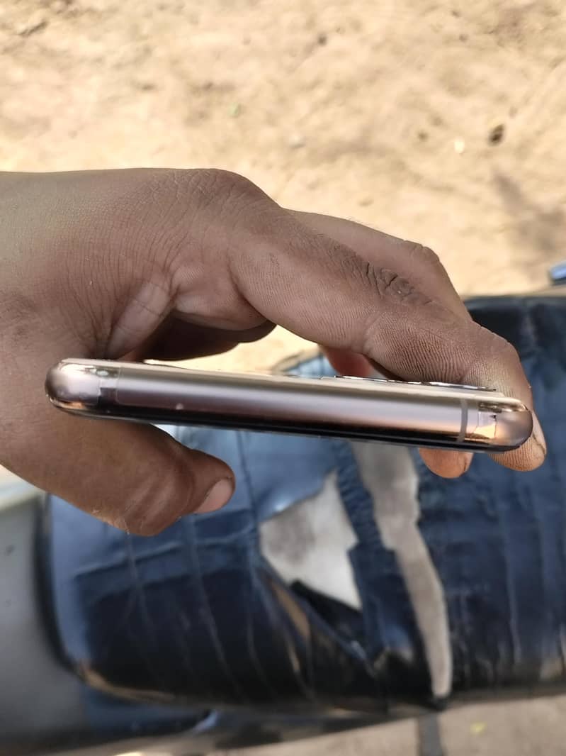 Apple iPhone 11 Pro Max 15
