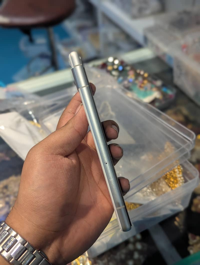Google Pixel 7a 4