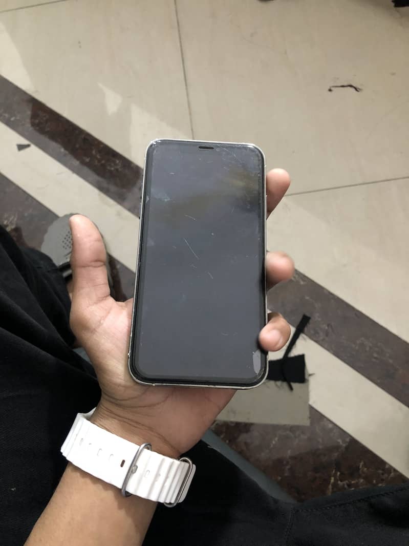 Apple iPhone XR 1