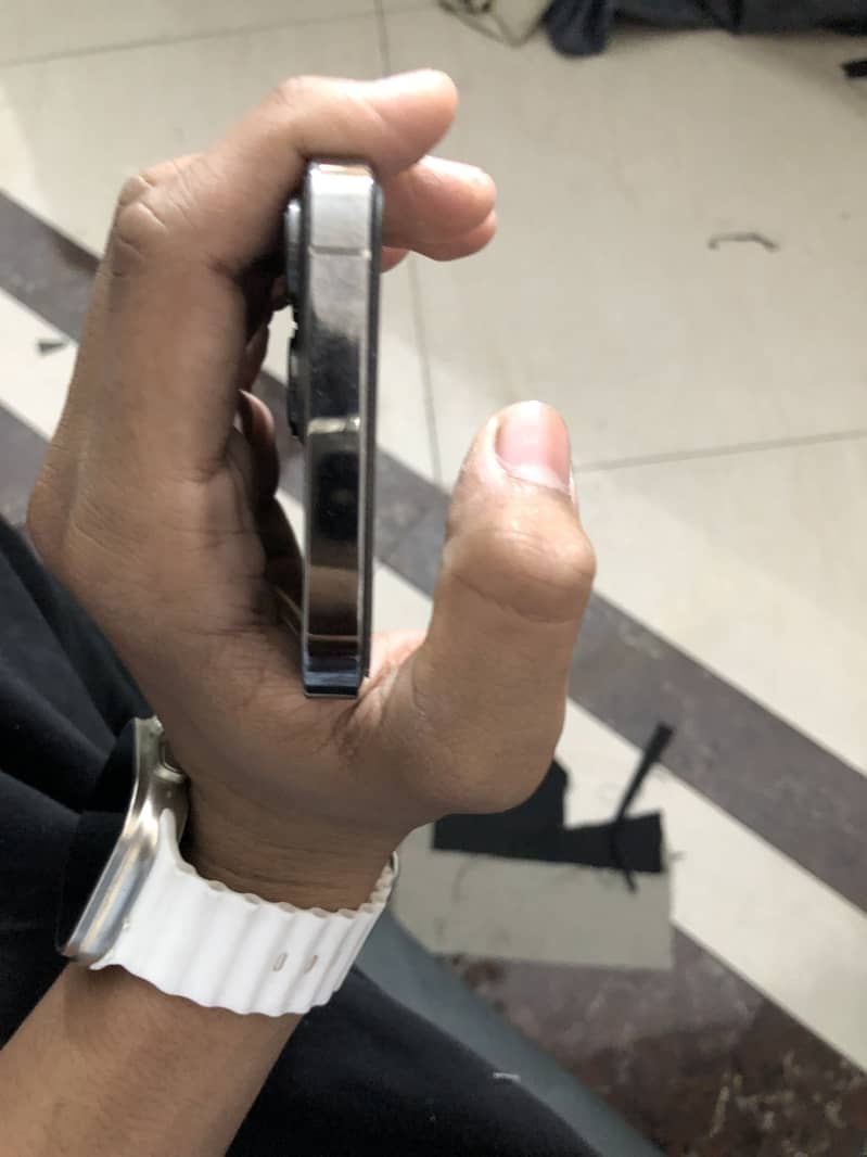 Apple iPhone XR 5