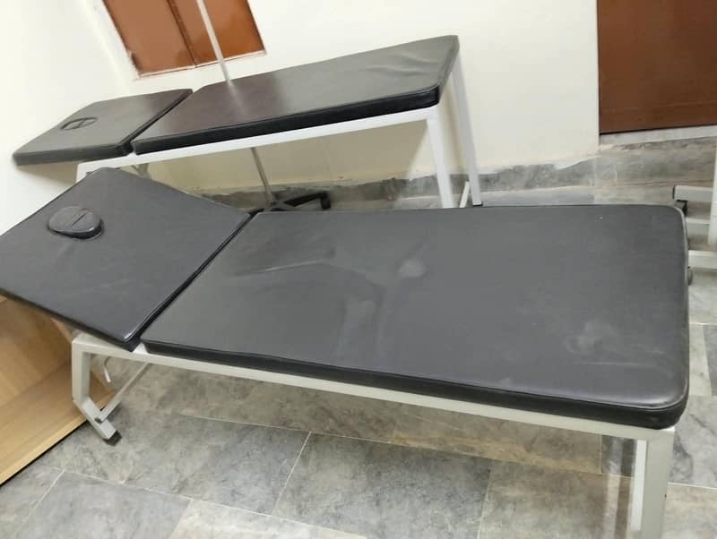 Physiotherapy couch 0