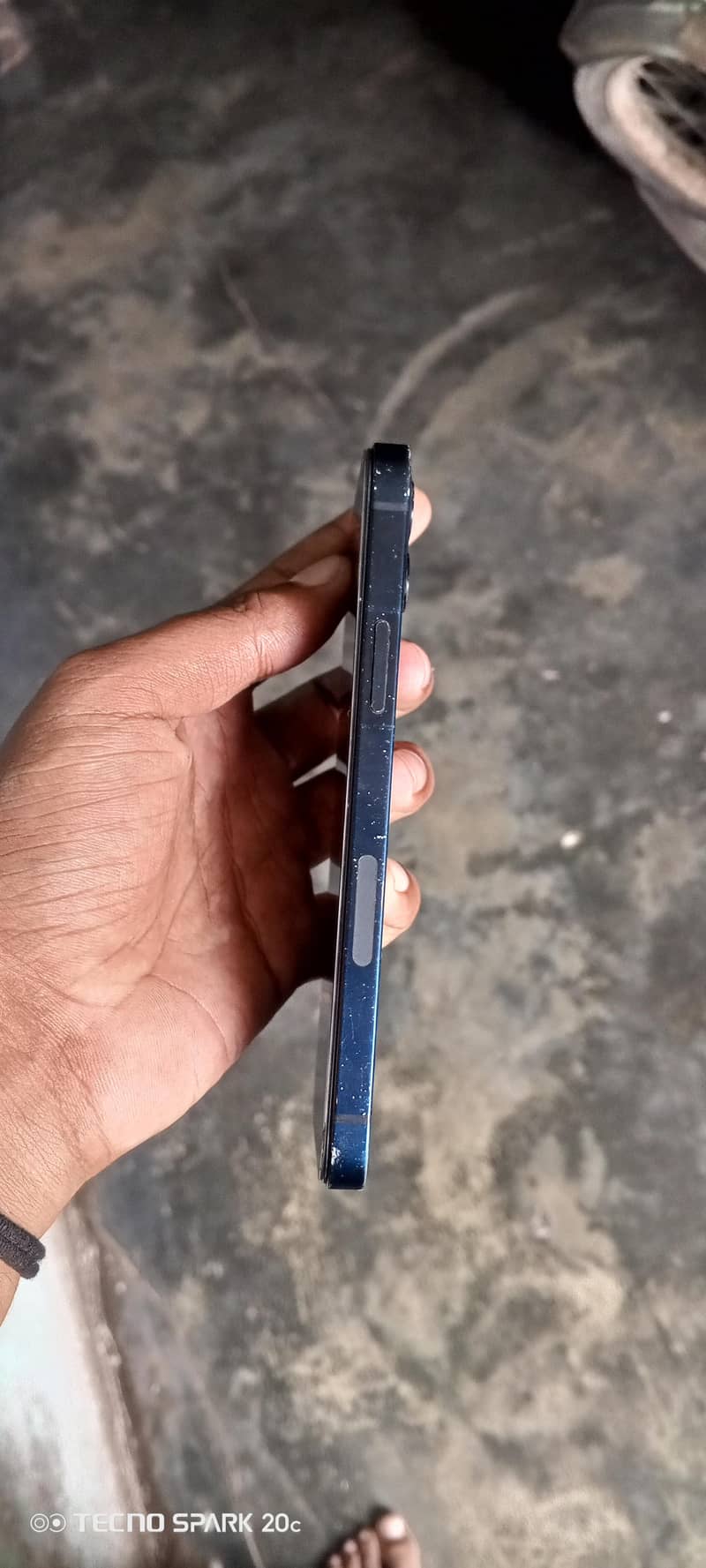 Apple iPhone 12 3