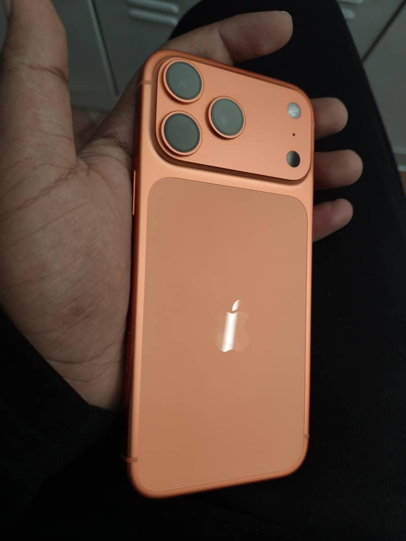 Apple iPhone 17 Pro Max 1