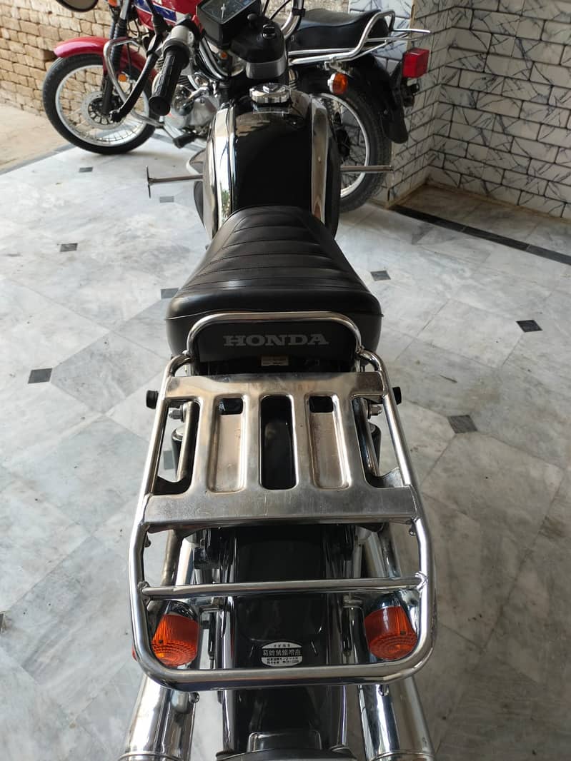 Honda CD 200 10