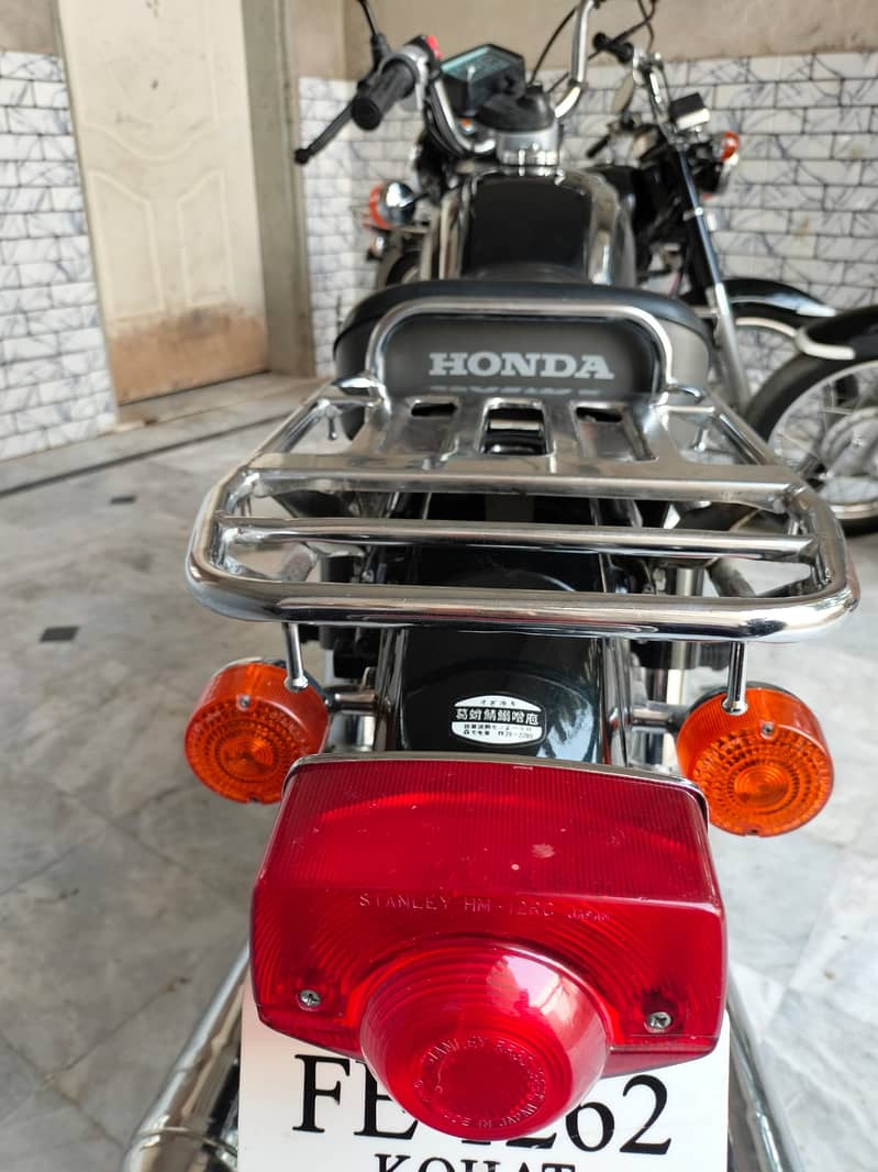 Honda CD 200 18