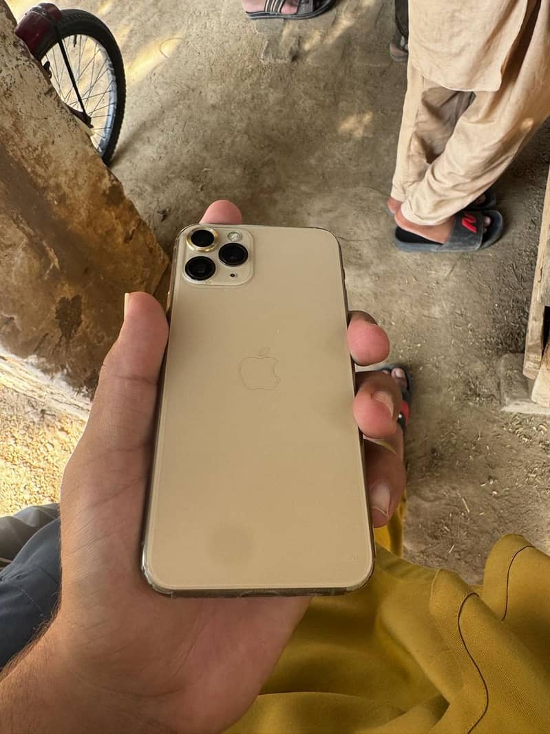 Apple iPhone 11 Pro 2