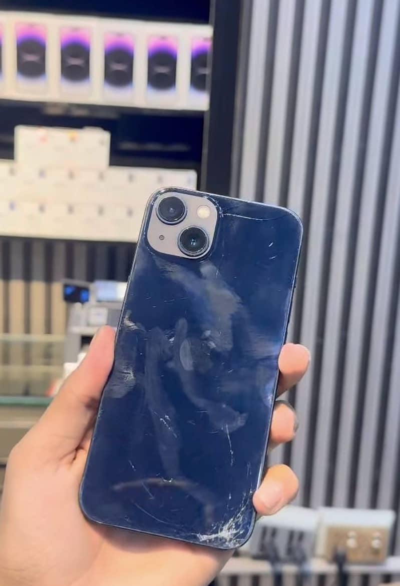 Apple iPhone 13 1