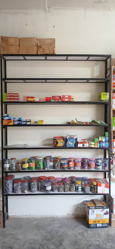 4 rack aur 1 counter