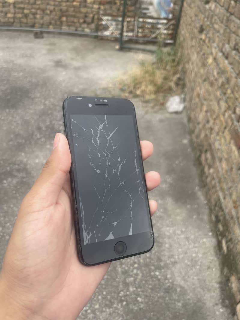 Apple iPhone 7 1