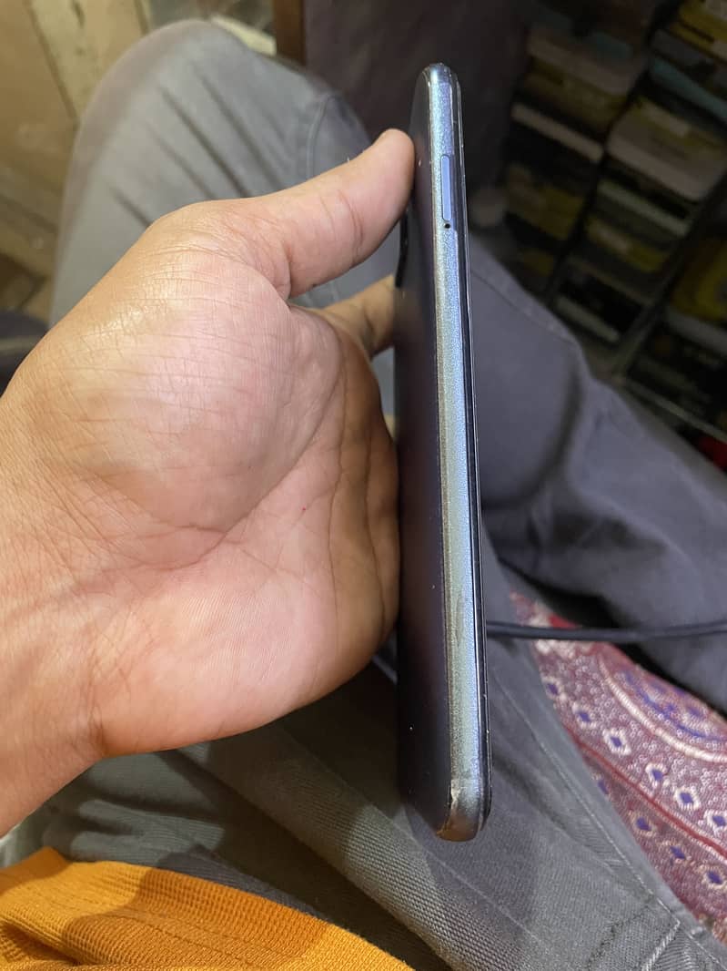 Xiaomi Redmi Note 9S 3