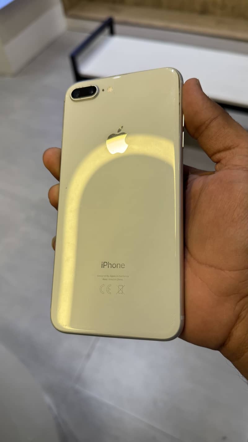 Apple iPhone 8 Plus 4