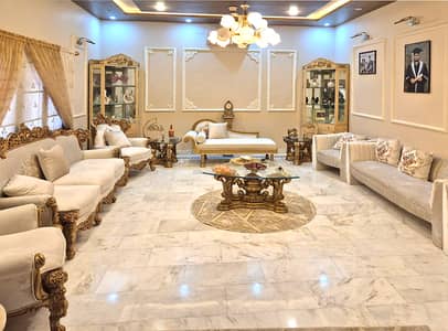 PECHS, 900 yards Bungalow for Sale.