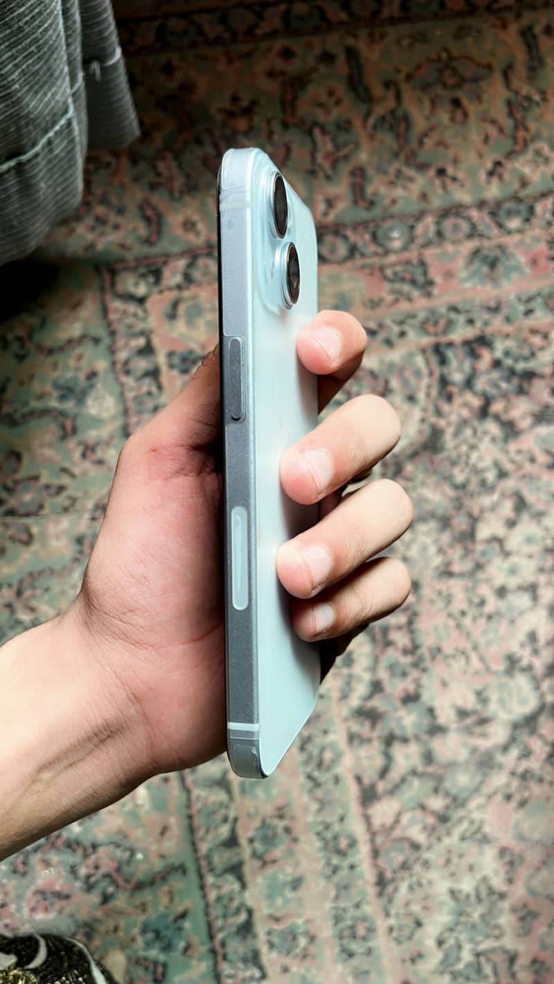 Apple iPhone 15 2
