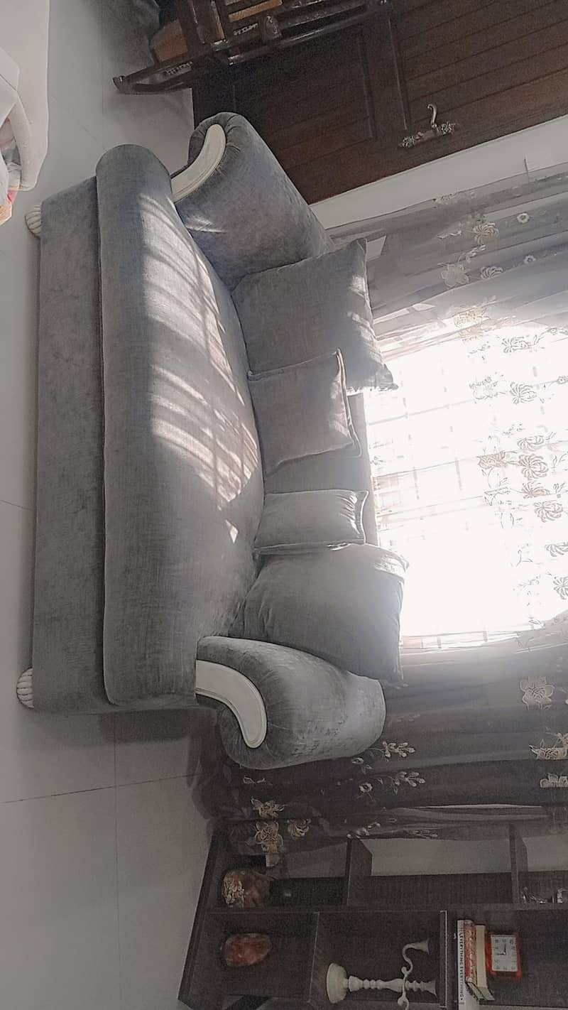 sofa set with dewan 0