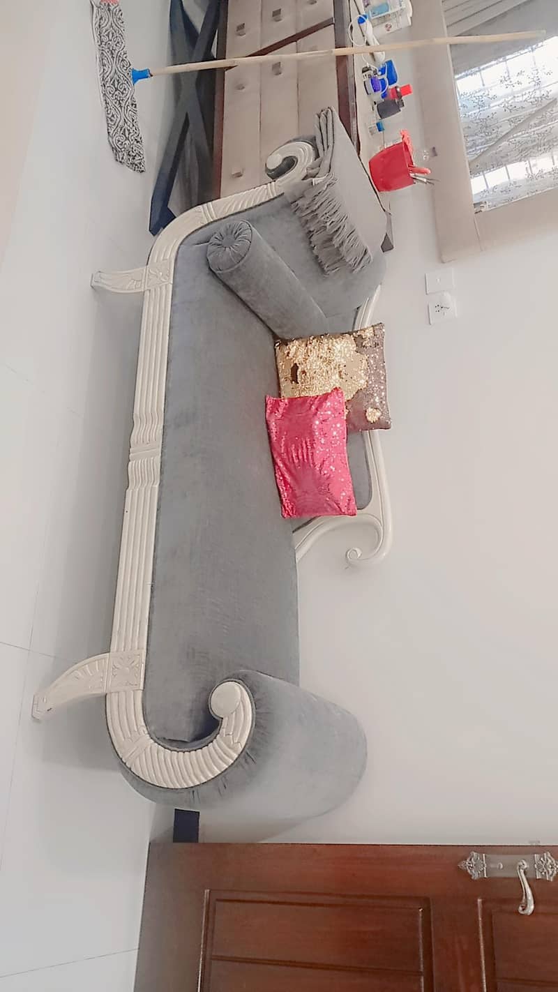 sofa set with dewan 2