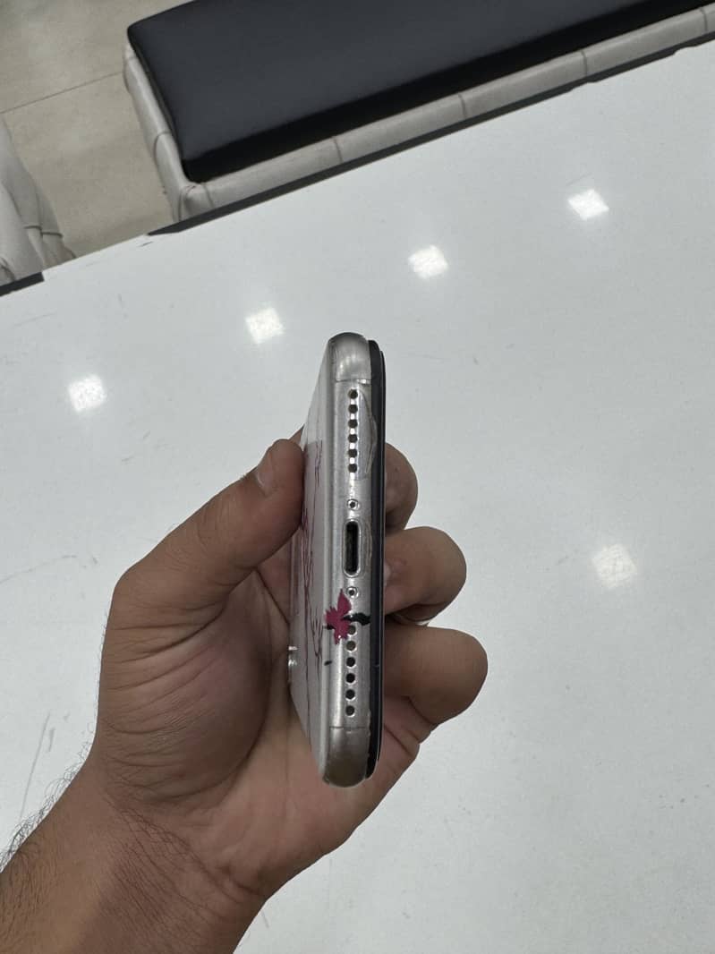 Apple iPhone X 6