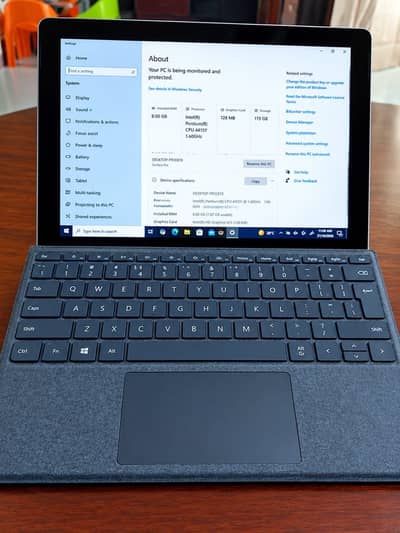 Microsoft Surface Go – 8GB RAM / 128GB SSD – With Keyboard