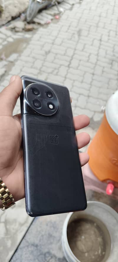 One Plus 11 5 g (16)(512) whatspp num 03369518660