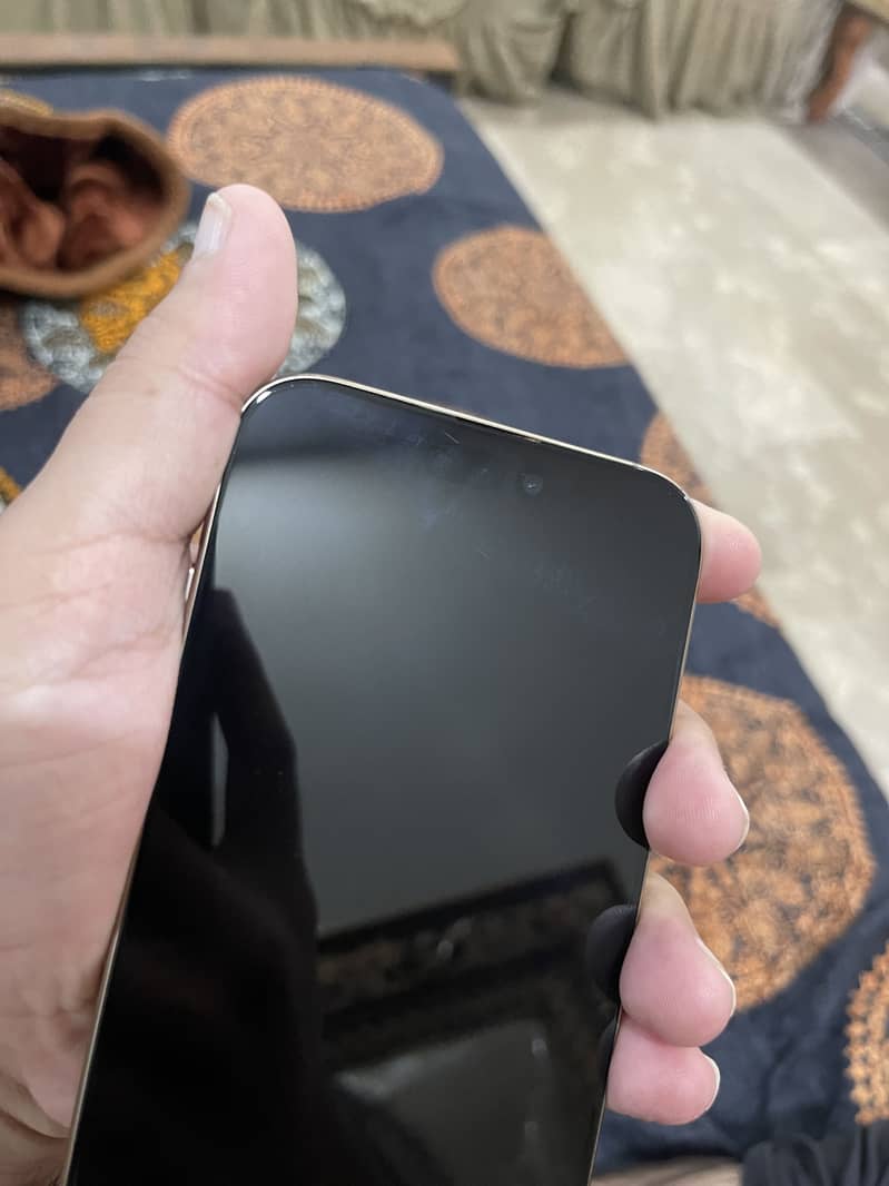Apple iPhone 16 Pro Max 5