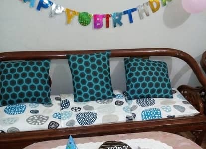 5 seater wooden sofa set for urgent sale