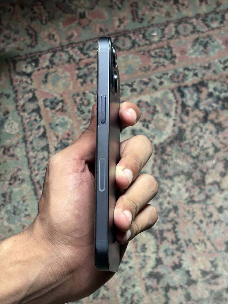 Apple iPhone 13 1