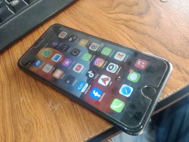 Apple iPhone 7 Plus 5