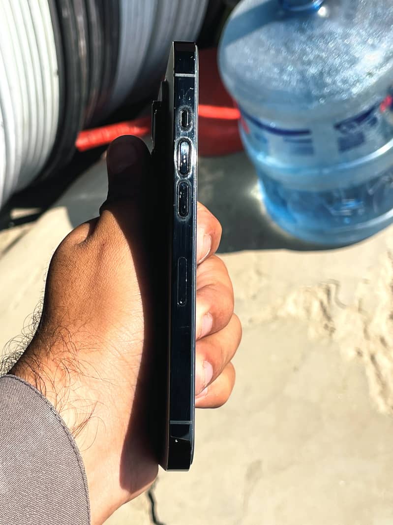 Apple iPhone 14 Pro 0