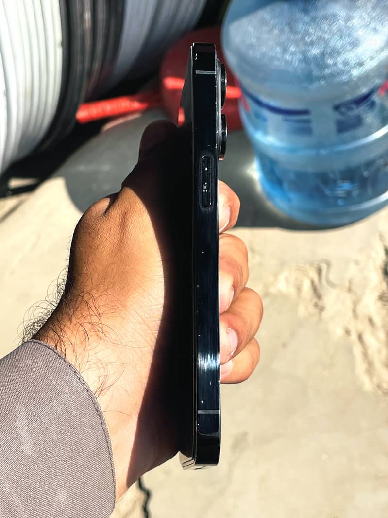 Apple iPhone 14 Pro 1