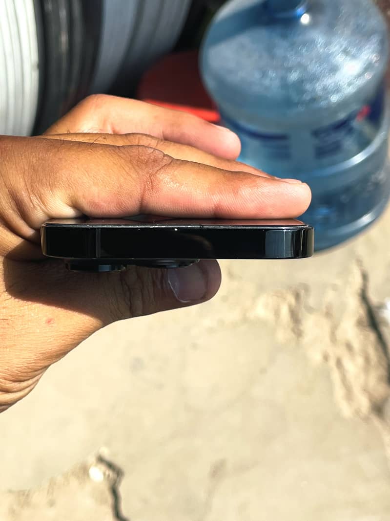 Apple iPhone 14 Pro 2