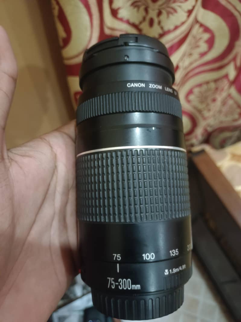 canon 1300D camera 2