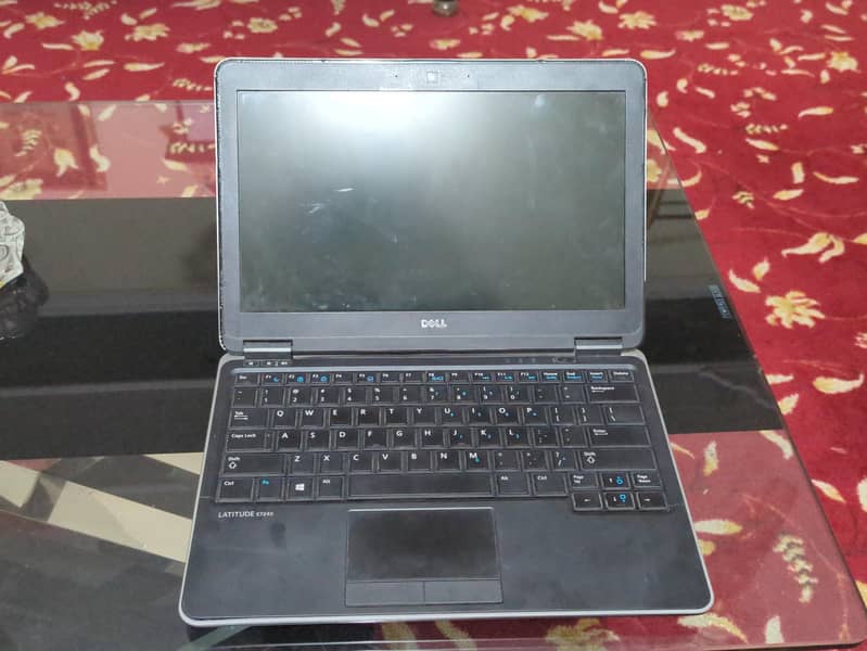 DELL latitude e7240 1