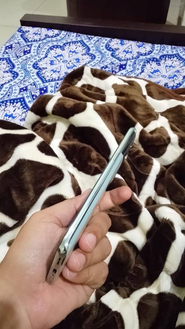 One Plus 10T 5