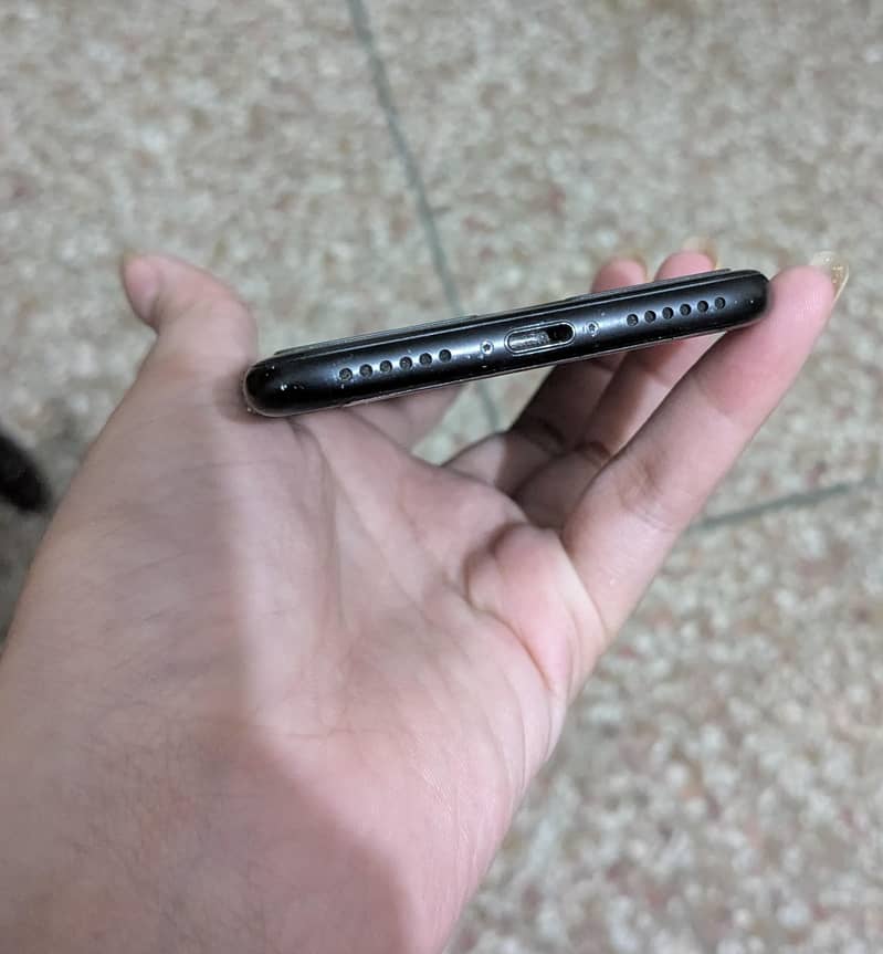 Apple iPhone 7 Plus 3
