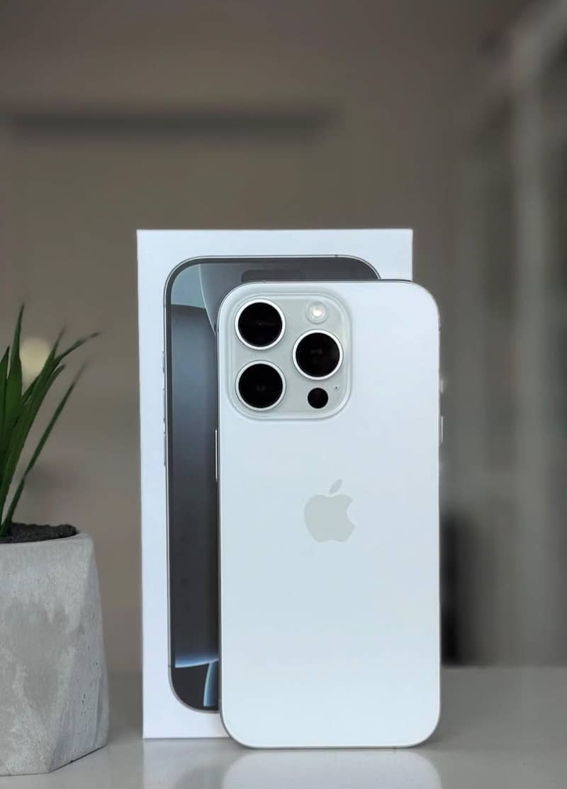 Apple iPhone 16 Pro 0
