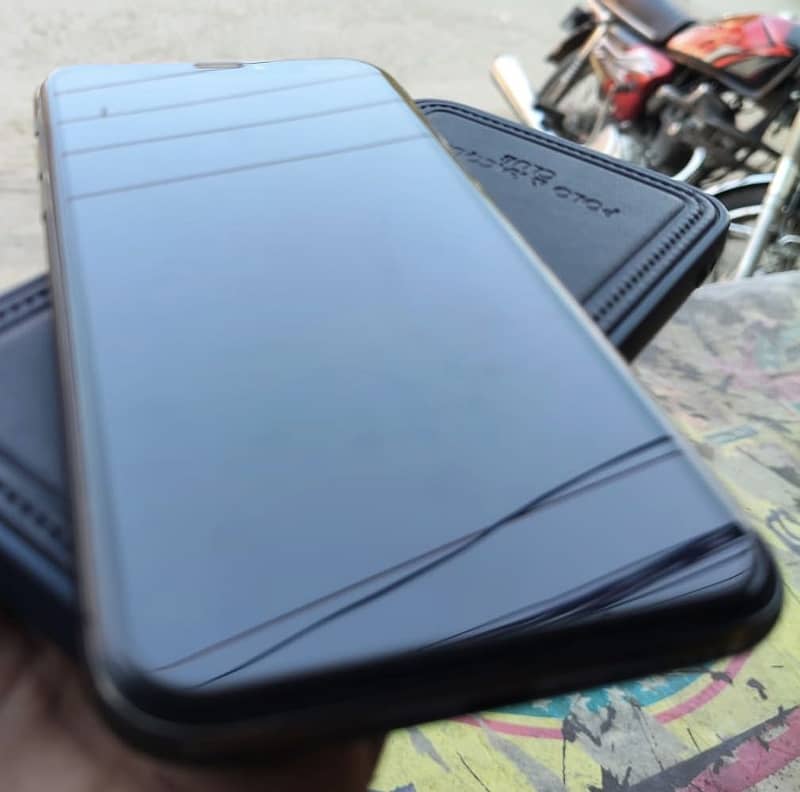 Apple iPhone X 5