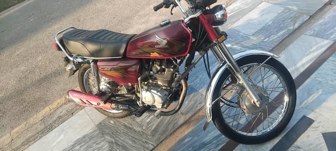 HHonda 125 like a new bike . smooth drive . zabardasti sound