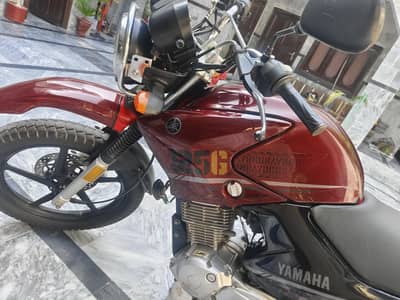 YAMAHA YBR 125G (RED COLOUR)